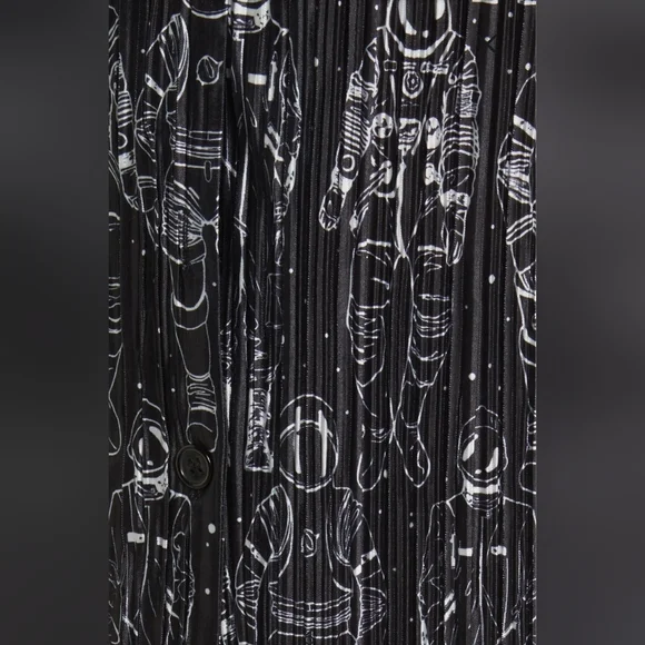 NWT/ lala Interstellar Astronauts Long Sleeve Plissé Top & High Waist Pants - Picture 6 of 13